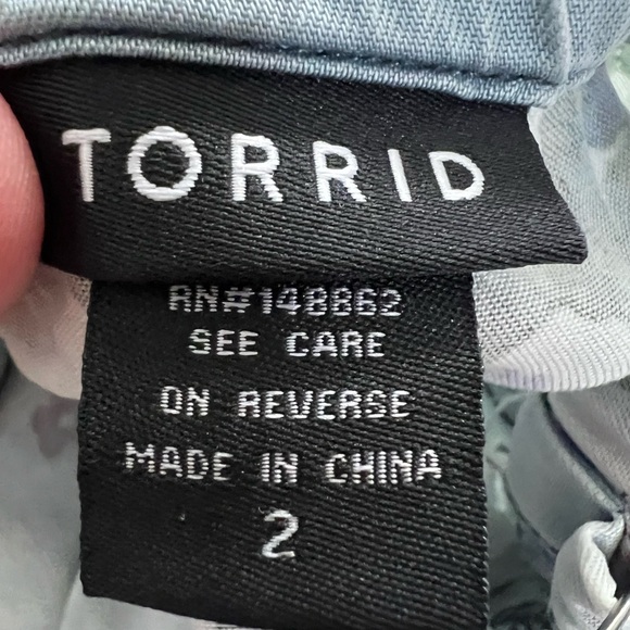 TORRID - light blue floral tank with flattering seam detail size 2 - Picture 5 of 5